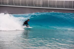 Piscina de ondas em Maricá: promete impulsionar o turismo e a economia local.