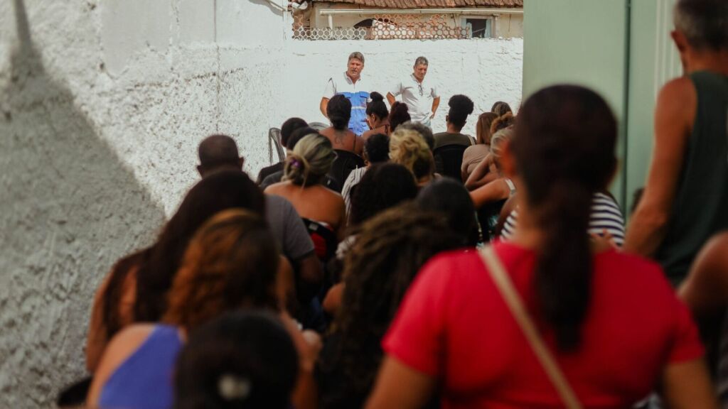 Mais dignidade e um novo começo: 57 famílias recebem o Aluguel Social em Maricá 