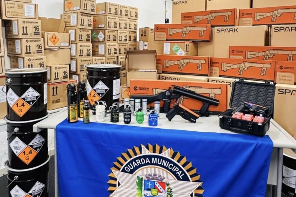 Maricá avança na segurança com novas viaturas, pistolas de eletrochoque e equipamentos não letais para a Guarda Municipal