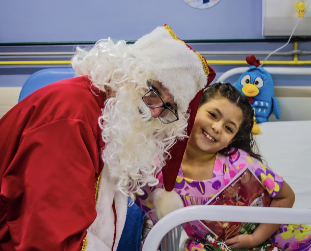 Ação de Natal leva acolhimento às crianças no Hospital Municipal de Maricá