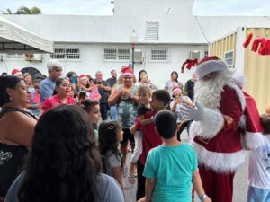Festa de Natal da USF Jardim Atlântico leva alegria a crianças e famílias