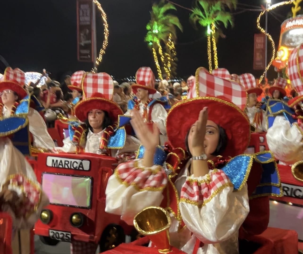 Desfiles, águas dançantes e shows marcam a programação de Natal em Maricá nesta quinta-feira