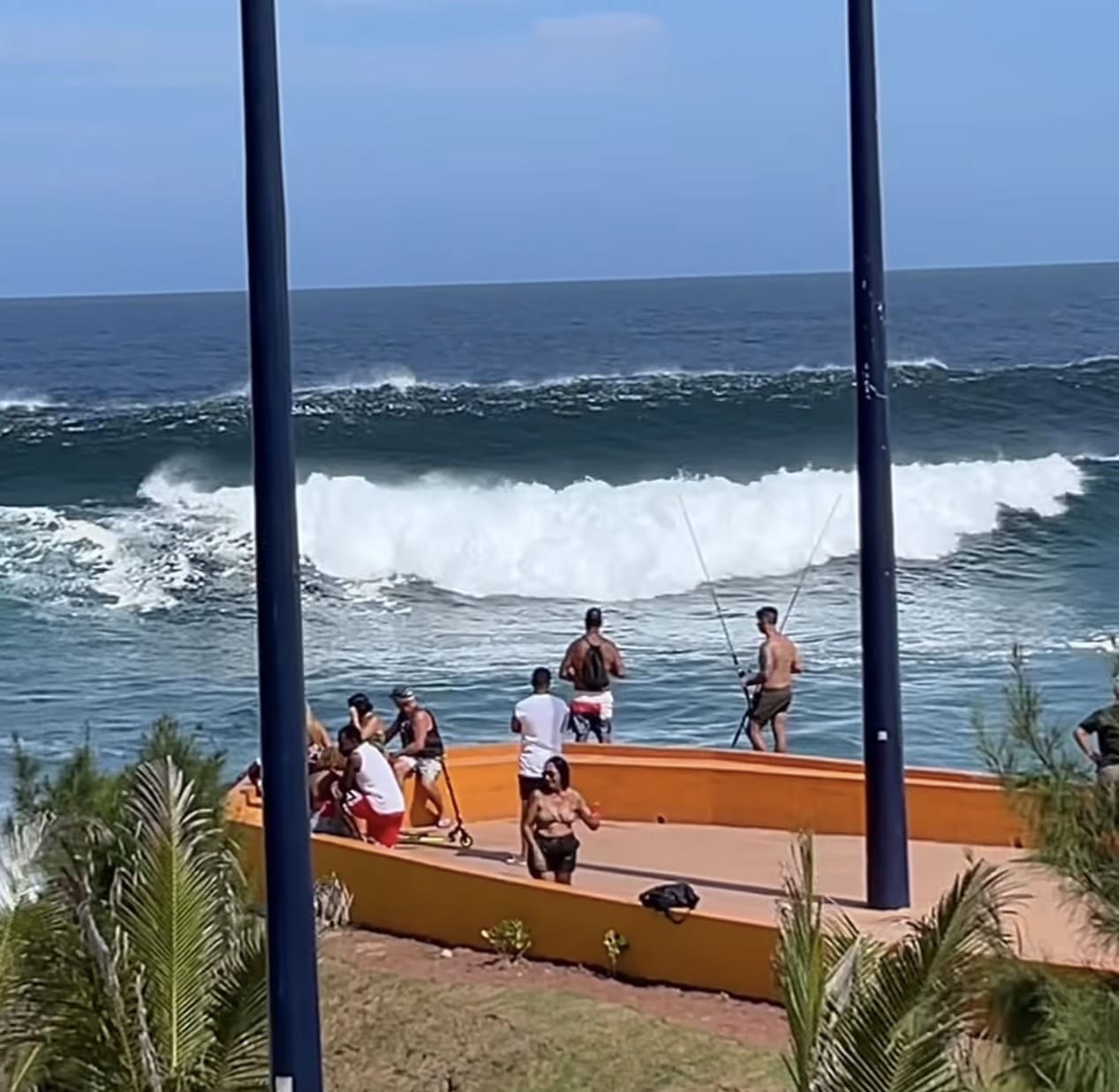 Virada do Ano em Maricá será marcada por mar bastante agitado e ondas podendo passar de 2 metros