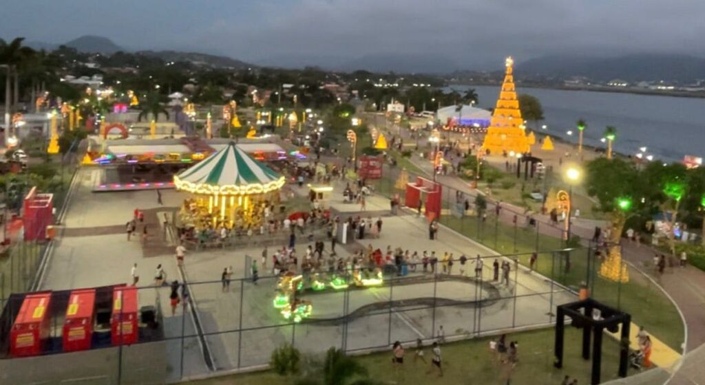 Brinquedos do Natal Brasilidade funcionam de quinta a domingo, com agendamento a partir das 12h