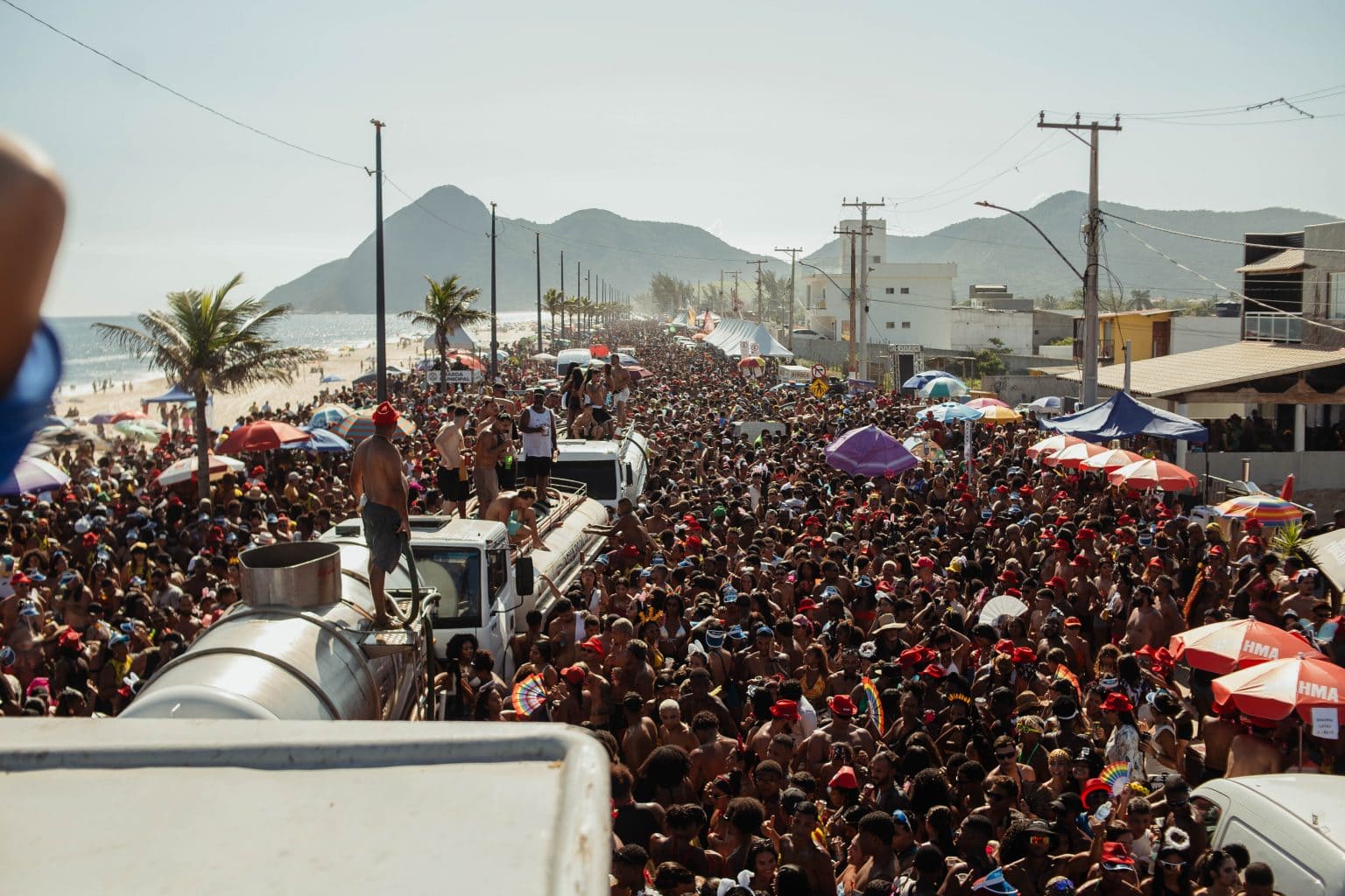 Tromba Nervosa reúne milhares em Itaipuaçu e reforça clima de segurança no Carnaval de Maricá