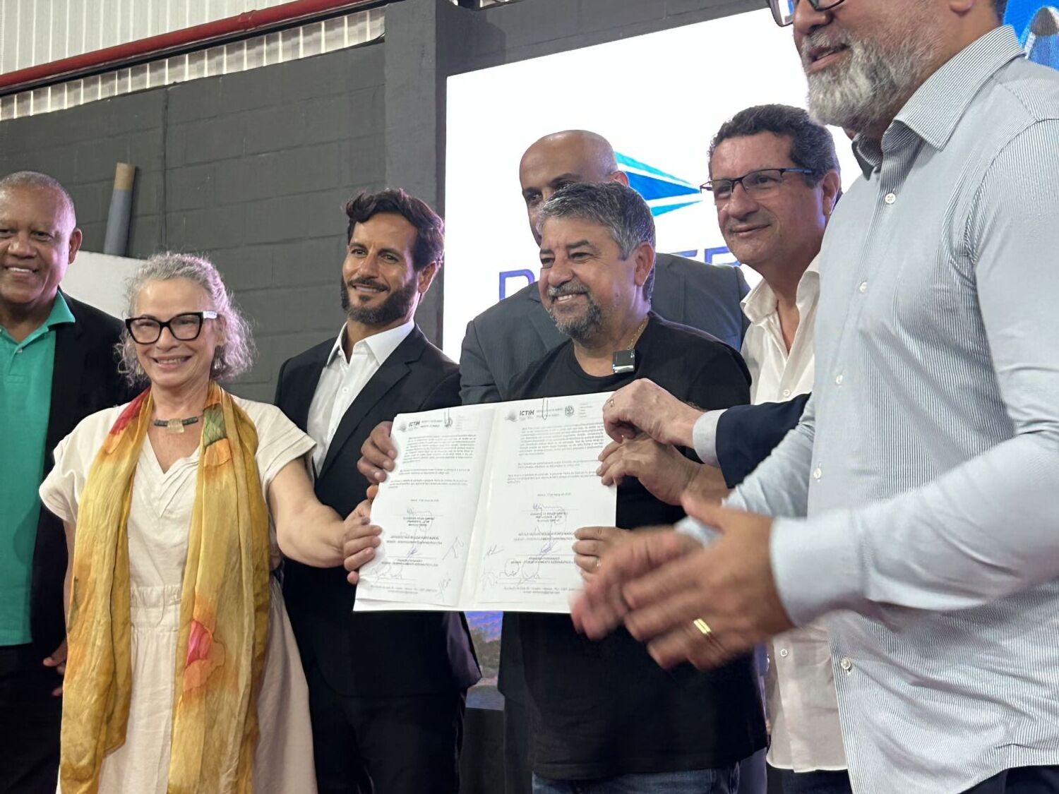 Maricá firma parceria com a DESAER para produzir aeronaves no município com investimento de R$ 32 milhões