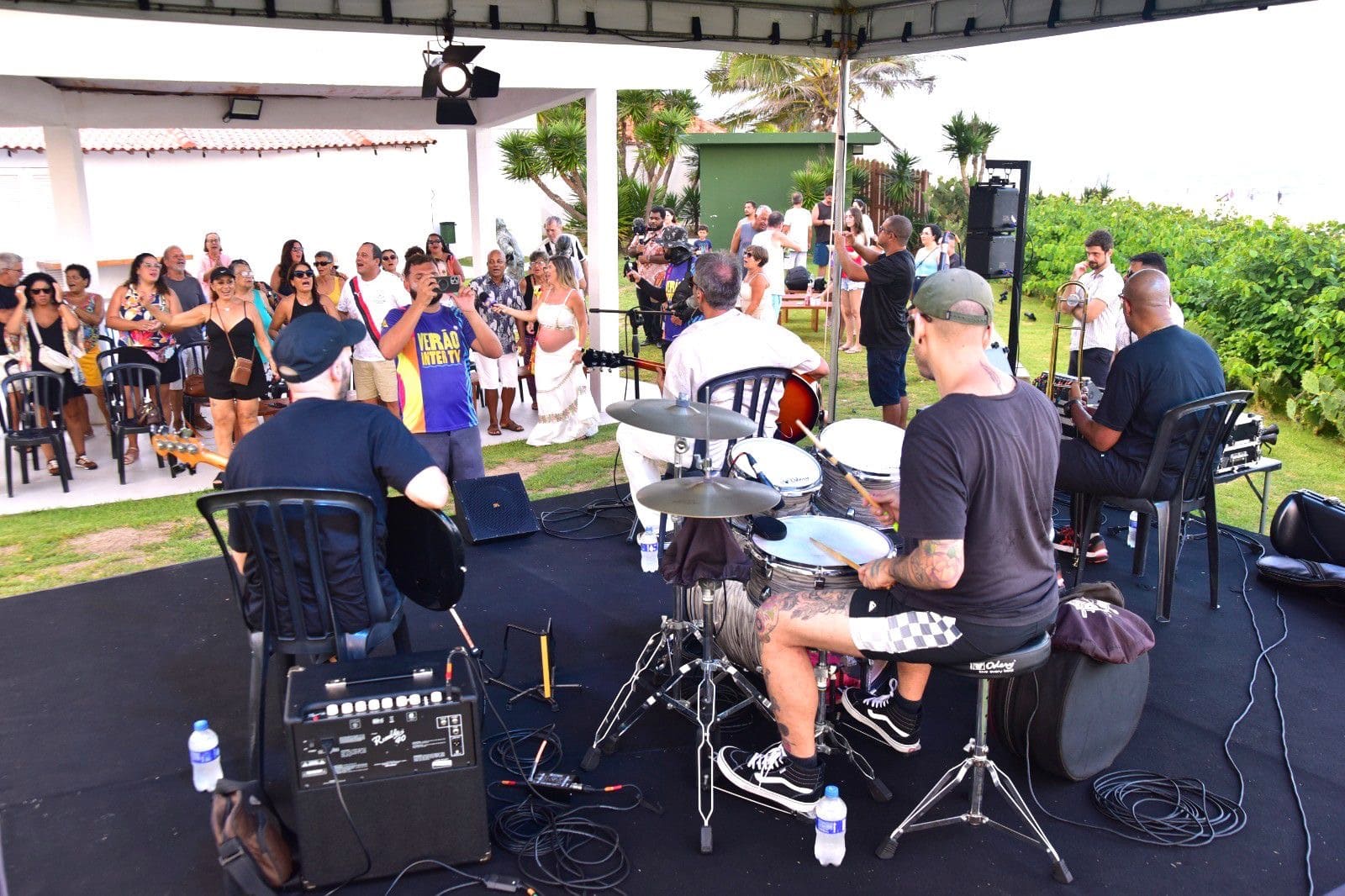 Projeto Verão no Museu movimenta Cordeirinho com show gratuito de música brasileira