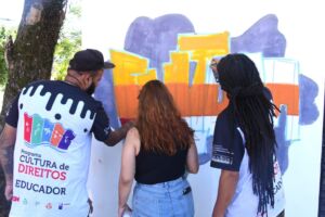 Grafite transforma vidas e leva cultura para mais de 600 alunos em Maricá